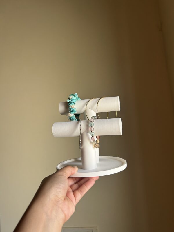 Bracelet scrunchie stand