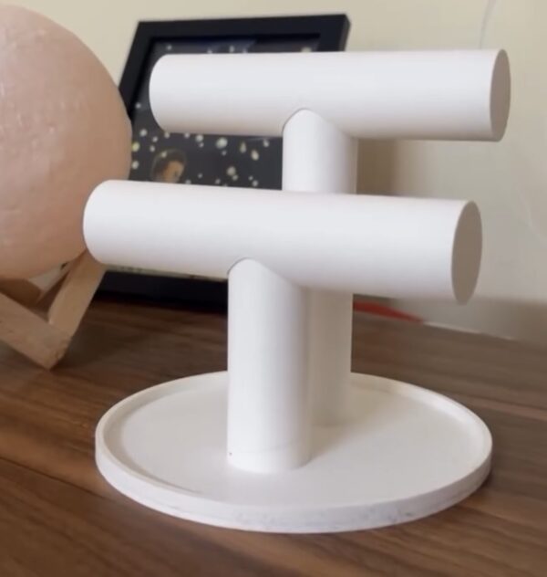 Bracelet scrunchie stand